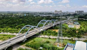 Cầu vượt kết nối gần Imperia Sensa Park